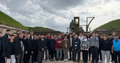 MENTEŞELİ GENÇLER ÇANAKKALE RUHUNU YERİNDE HİSSETTİ
