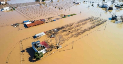 GEDİZ NEHRİ TAŞTI, KÖPRÜLER ALARM VERİYOR