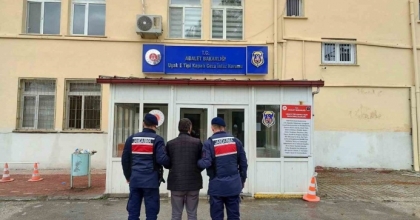 UŞAK’TA DEPODAN 9 ÇUVAL ÇÖREKOTU ÇALAN ŞÜPHELİ TUTUKLANDI
