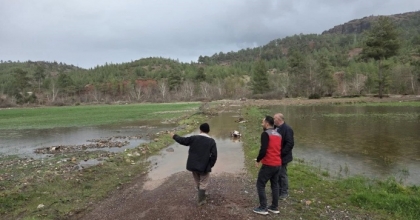 MENTEŞE’DE SAĞANAK YAĞIŞLARIN ARDINDAN TARIM ARAZİLERİNDE HASAR TESPİT ÇALIŞMALARI BAŞLADI
