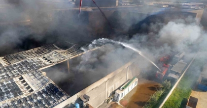 AKHİSAR’DAKİ FABRİKA YANGINI KONTROL ALTINA ALINDI
