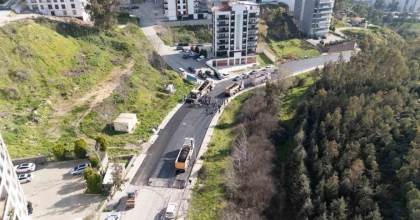 İZMİR’İN YOLLARINDA TAM GAZ ASFALT SEFERBERLİĞİ