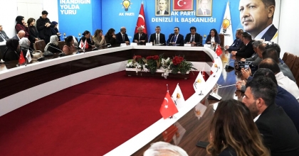 BAKAN KACIR  PARTİLİLERİYLE BULUŞTU