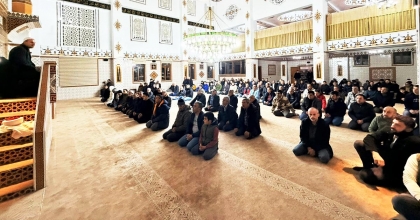 BEYAĞAÇ ÇARŞI CAMİSİ İLK TERAVİHLE İBADETE AÇILDI