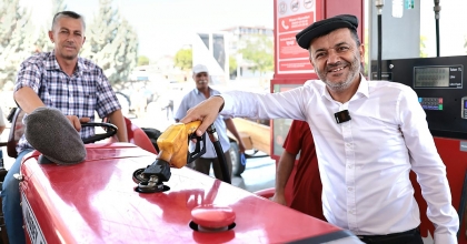 DENİZLİ BÜYÜKŞEHİR'DEN ÜRETİCİYE MAZOT DESTEĞİ