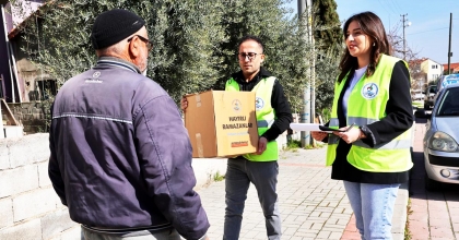 GIDA KOLİLERİ İHTİYAÇ SAHİPLERİNE ULAŞIYOR