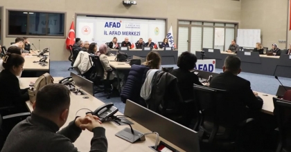 İLÇELERDE AFETE HAZIRLIK MASAYA YATIRILDI