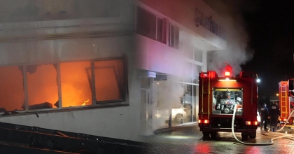 OTOMOBİL SERVİSİ DEPOSUNDA KORKUTAN YANGIN