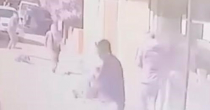 İZMİR’DE ALACAK VERECEK KAVGASI KANLI BİTTİ: 1 YARALI
