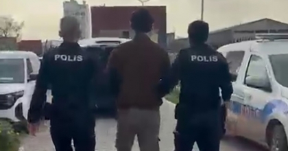 İZMİR’DE BEKÇİLERE ATEŞ AÇAN VE KAMU GÖREVLİSİNİ ÖLDÜREN FİRARİ YAKALANDI