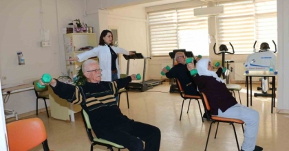 SOLUNUM HASTALARINA PULMONER REHABİLİTASYON UMUT OLUYOR