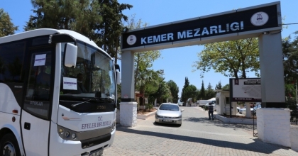 EFELER’DE MEZARLIKLARA ÜCRETSİZ ARAÇ KALDIRILACAK
