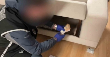 POLİS, ’RÜŞVET DOLARLARI’NI ELE GEÇİRDİ
