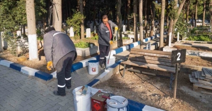 İZMİR’DE MEZARLIKLAR DOLDU