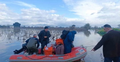SELDE MAHSUR KALAN 10 KİŞİ AFAD EKİPLERİNCE BOTLA KURTARILDI
