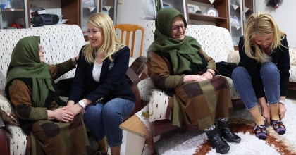 BAŞKAN DOĞAN İÇİN PATİK ÖRDÜ