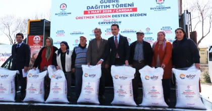 ÇARDAK’TA 162 ÜRETİCİYE GÜBRE DESTEĞİ