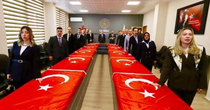 DENİZLİ’DE 13 SÖZLEŞMELİ PERSONEL YEMİN EDEREK KADROYA GEÇTİ