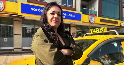 İZMİR’DE TAKSİ DİREKSİYONUNDA KADIN GÜCÜ