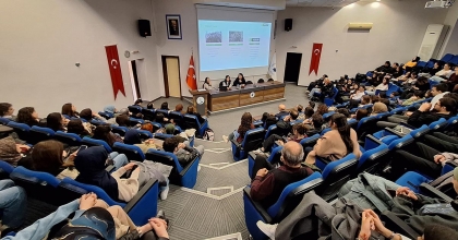 PAÜ’DE YEŞİLAY HAFTASINDA BAĞIMLILIK ELE ALINDI