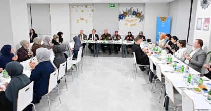 VALİ KÖŞGER ÖĞRENCİLERLE İFTAR SOFRASINDA BULUŞTU