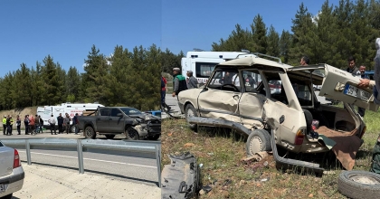 MUĞLA-DENİZLİ YOLUNDA FECİ KAZA: 1 ÖLÜ, 1 YARALI