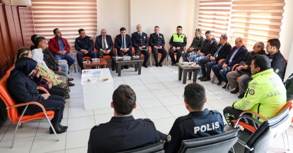 10 NİSAN'DA POLİSLERE ANLAMLI ZİYARET