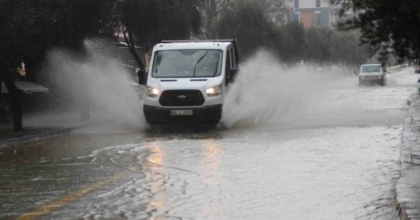 MUĞLA’YA ŞİDDETLİ YAĞIŞ VE FIRTINA UYARISI
