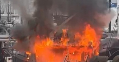 BODRUM’DA SADRİ ŞENER’İN MOTORYATINDA YANGIN ÇIKTI
