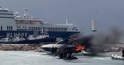 ÇEŞME’DE MOTORYATTA YANGIN PANİĞİ
