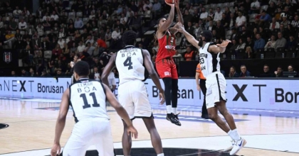 KARŞIYAKA BASKETBOL, FIRSAT TEPTİ
