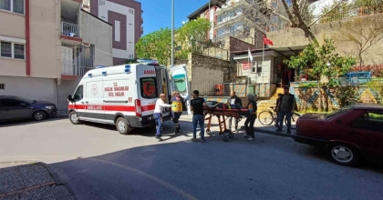 OT TOPLAMAK İSTEDİ, 5 METREDEN AŞAĞI DÜŞTÜ
