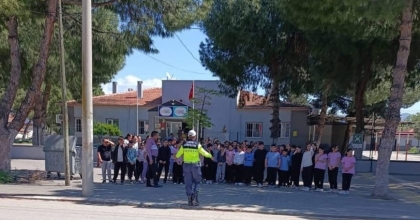 MİNİKLERE TRAFİK BİLİNCİ AŞILANDI