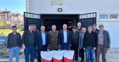 ÜRETİCİLERE HİBE DESTEKLİ AYÇİÇEĞİ TOHUMU DAĞITILDI