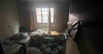 TURGUTLU’DA EVİNİ ATEŞE VEREN ŞAHIS KALP KRİZİNDEN HAYATINI KAYBETTİ
