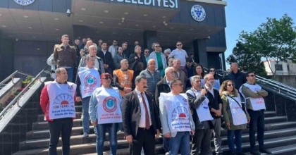 BUCA VE KARŞIYAKA BELEDİYELERİNDE MEMURLAR İŞ BIRAKMA EYLEMİNDE