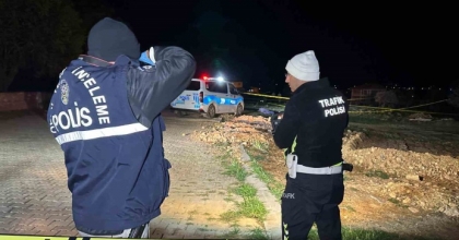 UŞAK’TA MOTOSİKLET ARAZİYE DEVRİLDİ: 1 ÖLÜ