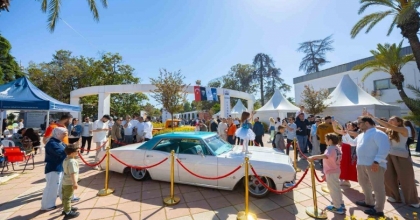 KLASİK OTOMOBİL SERGİSİ ZİYARETÇİLERİNİ ZAMAN YOLCULUĞUNA ÇIKARDI