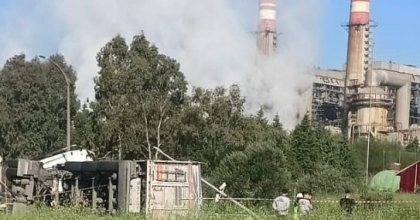 YATAĞAN’DA KÖMÜR YÜKLÜ KAMYON DEVRİLDİ: 1 YARALI
