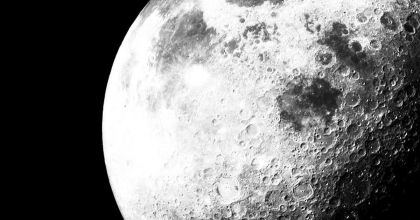 AY’DA İKİ YENİ MİNERAL BULUNDU