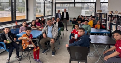 BULDANLI ÖĞRENCİLERDEN BAŞKAN ORPAK’A KİTAP KAFE’DE ZİYARET