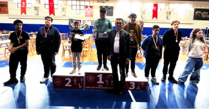 ÇAL’DA 23 NİSAN SATRANÇ TURNUVASI DÜZENLENDİ