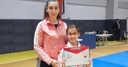 DENİZLİLİ HABİBE TÜRKİYE ÜÇÜNCÜSÜ OLDU