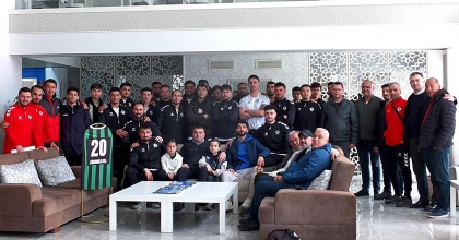 İŞ İNSANI ALİ YÜRÜMEZ’DEN ÇAL BELEDİYESPOR’A DESTEK ÇAĞRISI