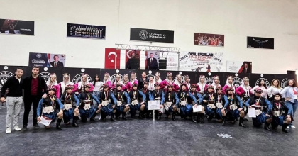  KALELİ ÖĞRENCİLER HALK OYUNLARINDA BÖLGE DERECESİ ALDI