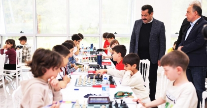 PAMUKKALE’DE SATRANÇ TAHTASINDA 23 NİSAN RÜZGÂRI