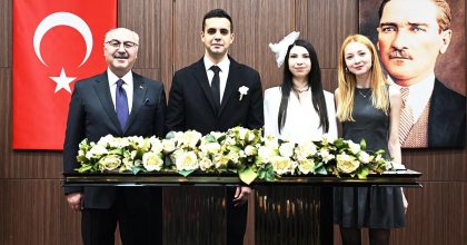 VALİ KÖŞGER KAYMAKAM SARITOPRAK’IN NİKAH ŞAHİDİ OLDU