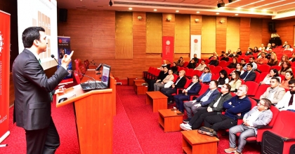 KAMUDA DİJİTAL DÖNÜŞÜM: YAPAY ZEKA VE YENİ MEDYA EĞİTİMİ