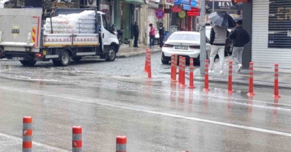 AFYONKARAHİSAR’DA YAĞMUR YAĞIŞI ETKİLİ OLDU
