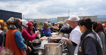 TURGUTLU’DA TARIM İŞÇİLERİNE ACİL DESTEK
